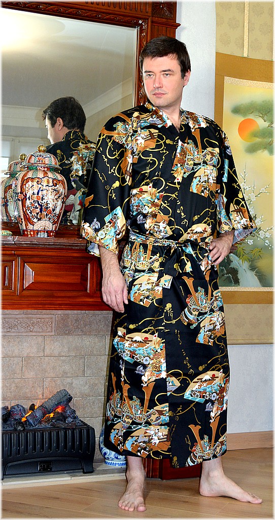японское мужское кимоно с рисунком на самурайскую тему. BLUE JAPAN KIMONO Shop