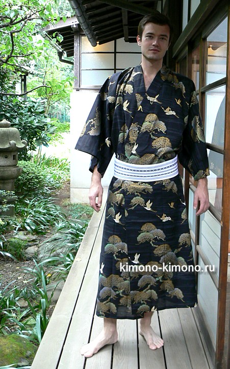 традиционное японское кимоно юката и пояс оби
