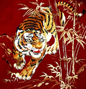 вышивка ма мужском японском кимоно Тигр