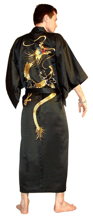 мужской халат-кимоно с вышивкой на спине и груди, сделано в Японии