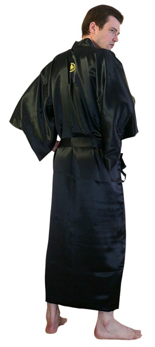 мужской шелковый халат - кимоно с вышивкой, сделано в Японии