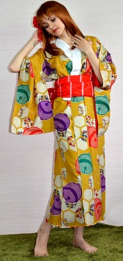 японское  шелковое кимоно , винтаж для дома