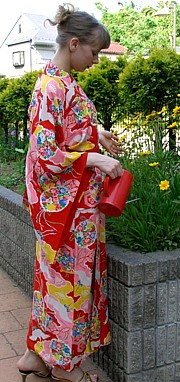 японское традиционное кимоно из шелка, винтаж