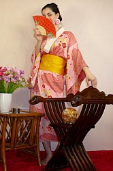 шелковое страинное кимоно