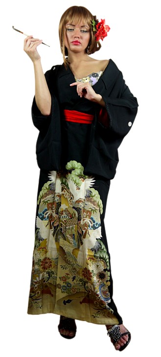 старинное шелковое кимоно гейши