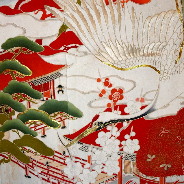 роспись и вышивка на шелковом антикварном японском кимоно