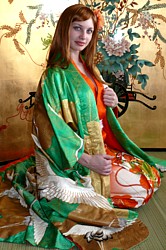 японское  кимоно с вышивкой и золчением
