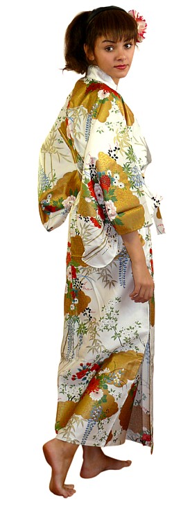 японская традиционная женская юката (кимоно из хлопка)