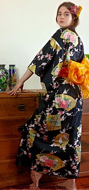 японское женское кимоно из хлопка