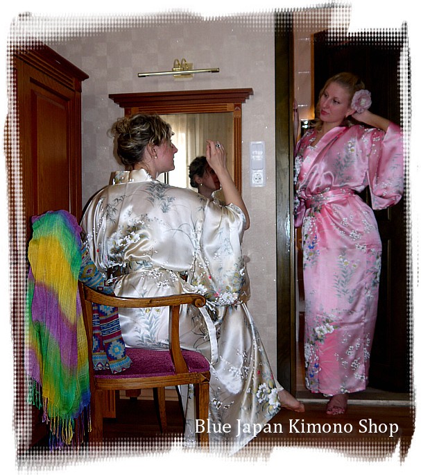 шелковые халаты в японском стиле в интернет-магазине BLUE JAPAN