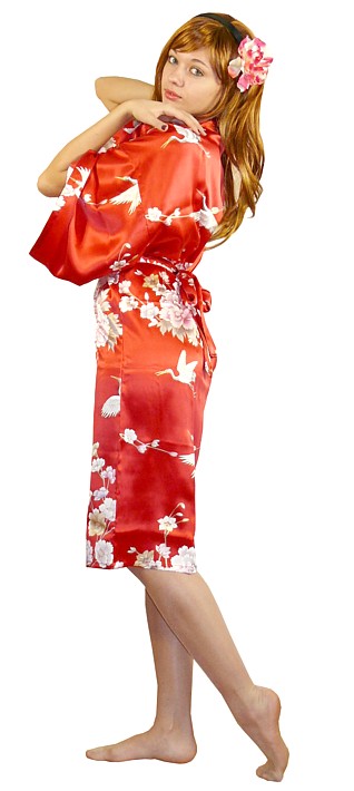 женский халат-кимоно из алого шелка, сделано в Японии