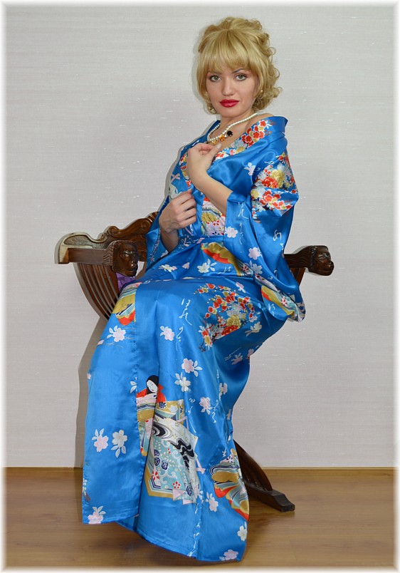 японское шелковое кимоно - элегантная одежда для дома