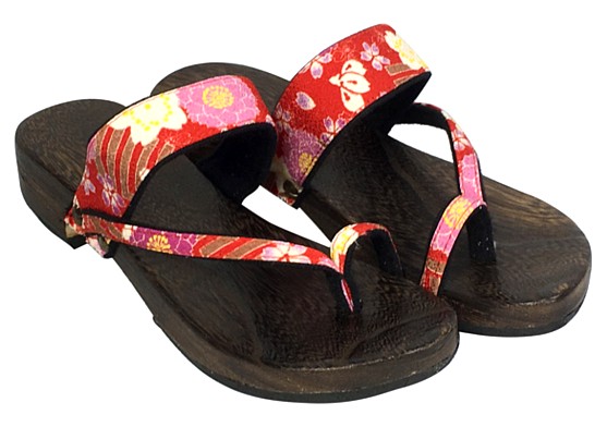 японская женская деревянная обувь ГЭТА