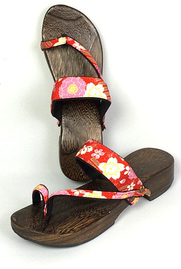 японская женская деревянная обувь ГЭТА