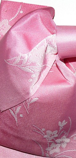деталь рисунка ткани японского пояса оби