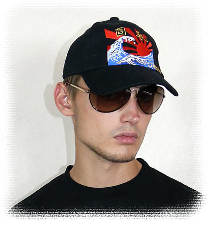 японская бейсболка с иероглифами и вышивкой